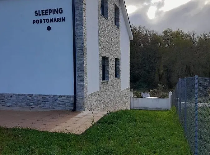 Sleeping Portomarin 1